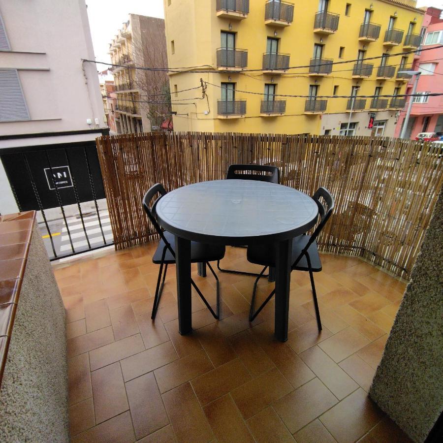 Appartement T4 A 100 Metres De La Plage โรเซส ภายนอก รูปภาพ
